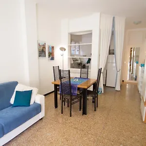 Bilocale Con Giardino Terrazzato Comodo Al Mare Appartamento Varazze